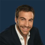 SANTIAGO BULAT <br><small> <i>Licenciado en economía, Magister en finanzas Corporativas, Magister en Desarrollo Económico, Socio consultora Invecq y economista jefe, Ganador premio ADEBA 2020, Columnista económico La Nación </i></small>