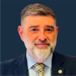 MARCELO RÁVIDA <br> <i><small>Despachante de aduana con mas de 34 años de experiencia. Ex Secretario del CDA y actual asesor de CD del CDA. Candidato a Presidente del CDA, en las elecciones de noviembre próximo. Titular de Latitud Sur Comex SRL - Soluciones para el comercio exterior</small></i> 