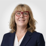 Laura Ropolo<br />
<i> <small>Economista especializada en Minería Argentina. Asesora Estratégica de Unidad Minera Grupo Petersen Experiencia de más de 30 años en gestión pública (Ex Representante de EITI LATAM y Ex Subsecretaria de Desarrollo Minero de San Juan y de Argentina) y privada (consultora de empresas mineras y financieras nacionales e internacionales)</small></i><br />

