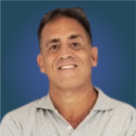 Diego Dumont<br />
<i> <small>Magíster en Economía Aplicada (Universidad Austral), CPN, Despachante de Aduana - CEO de DMF Comercio Exterior</small></i>