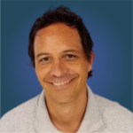Andrés M. Millen  <br />
<i> <small>CPN - CEO de DMF Comercio Exterior</small></i>